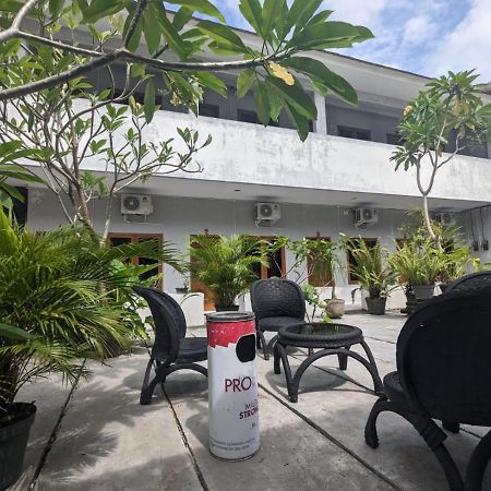 Rumah Pagar Merah Homestay 日惹 外观 照片