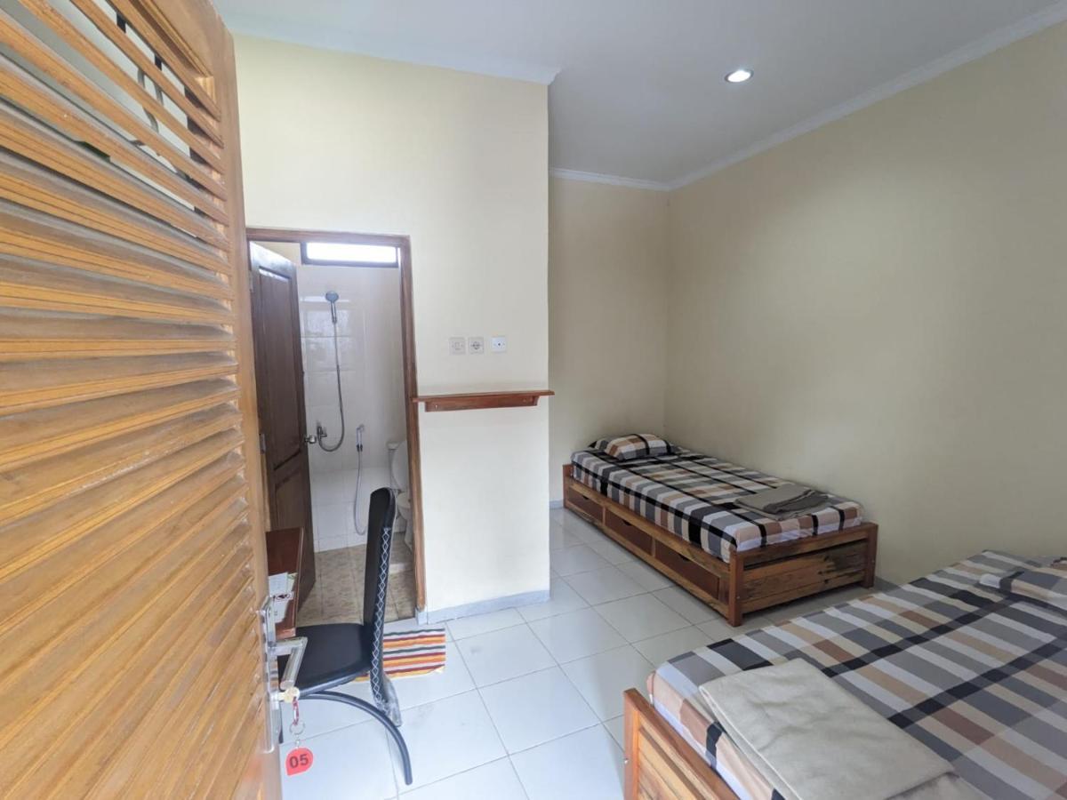 Rumah Pagar Merah Homestay 日惹 外观 照片